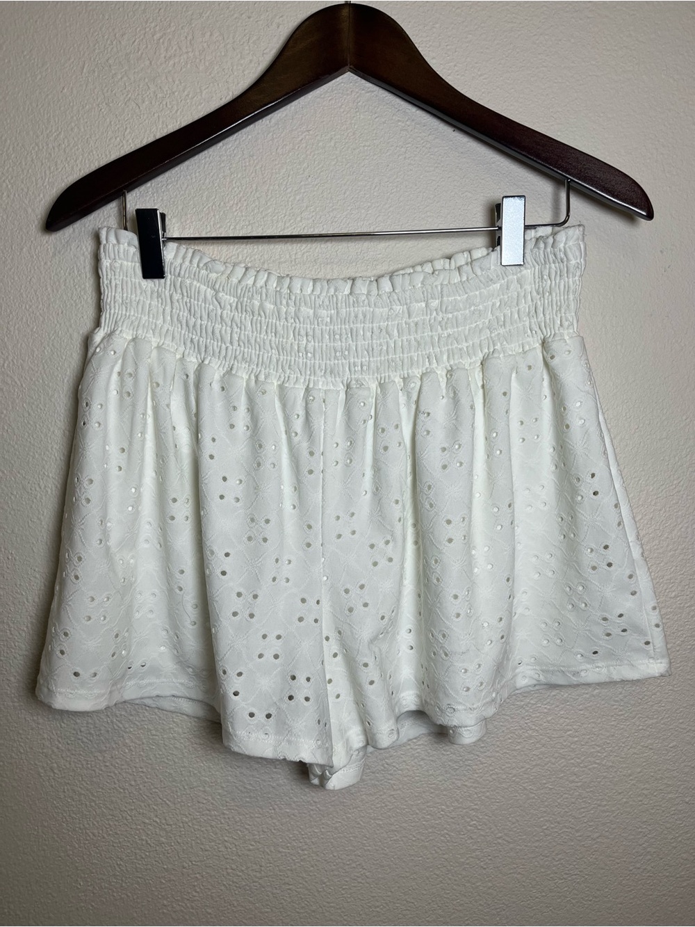 BCBGeneration White Eyelet Smocked-Waist Shorts size small